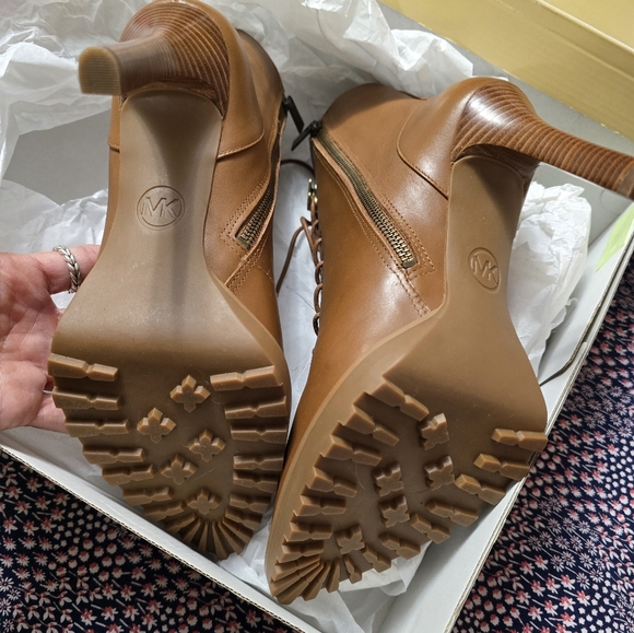 Michael Michael Kors Kyle Lace Up Platform Bootie NIB - Picture 5 of 6